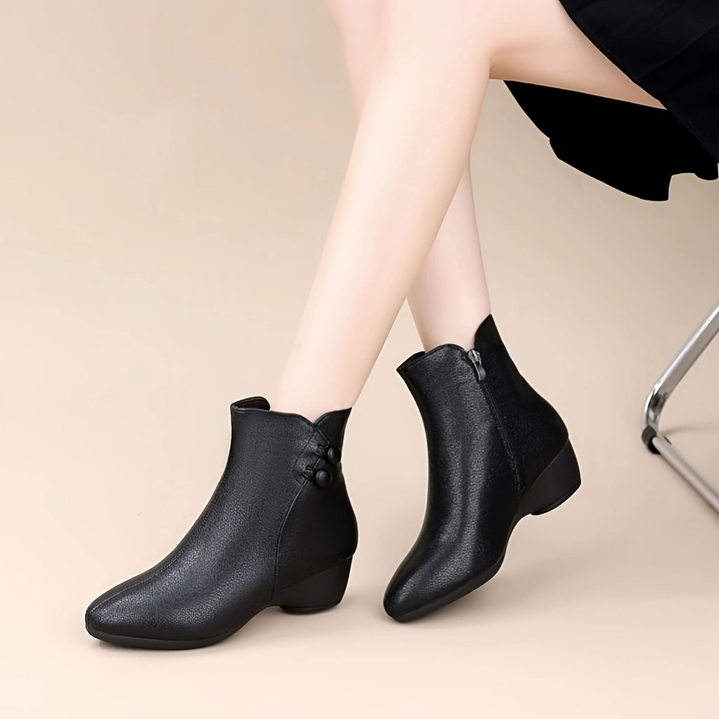 Leather Work Flats - أحذية كاحل نسائية بكعب ويدج متوسط