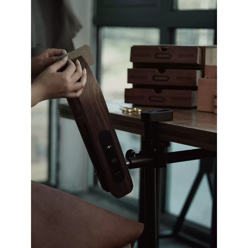 حامل تثبيت خشبي لخياطة الجلد،  - مراجعة Leatherwork Tools وسعره